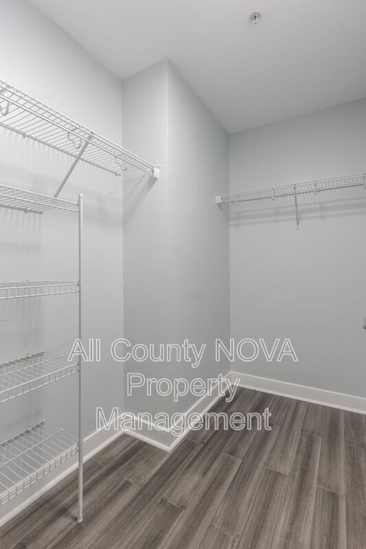 Building Photo - 820 N Pollard St
