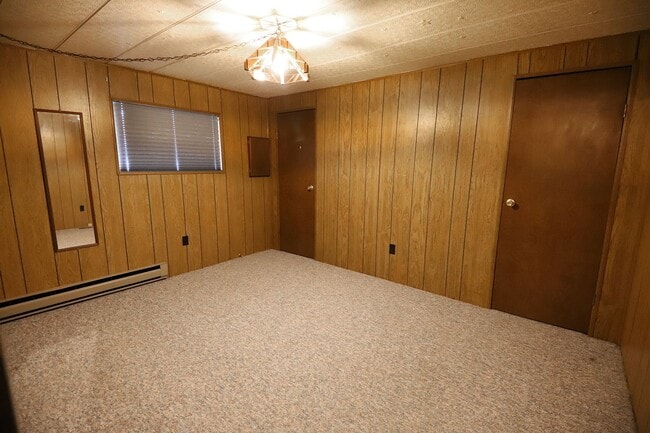 Building Photo - Country property