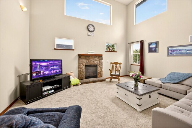 Building Photo - 1719 Lithia Way