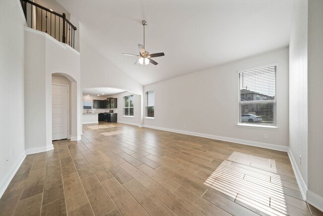 Building Photo - 4 Bedroom 3 Bathroom located in Copper Can...