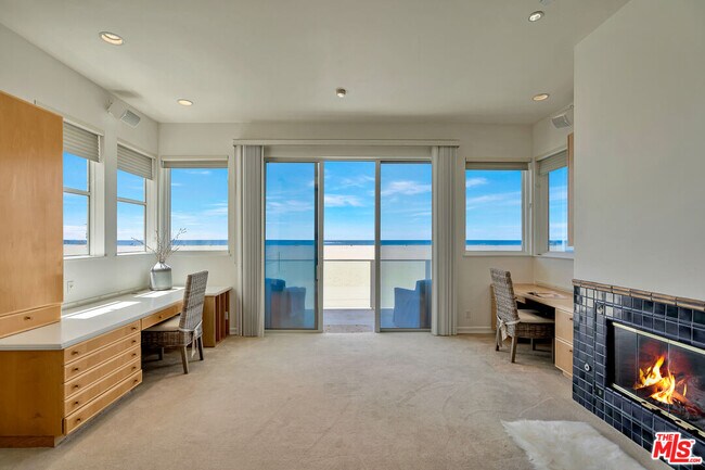 Building Photo - 1351 Palisades Beach Rd