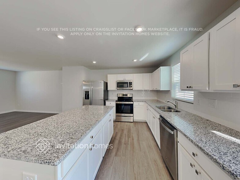 Building Photo - 3015 Bouquet St