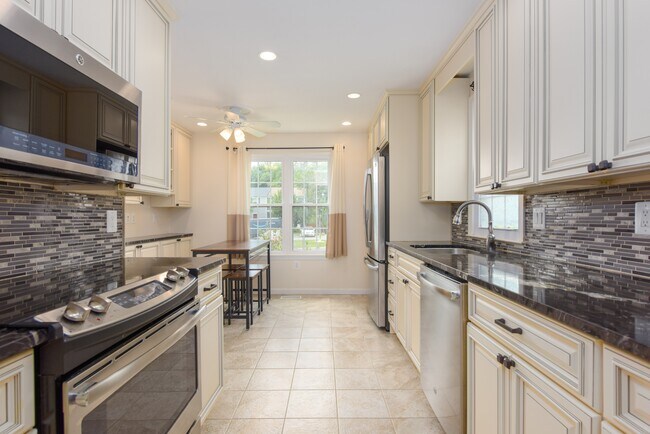 Building Photo - 2901 Marsala Ct