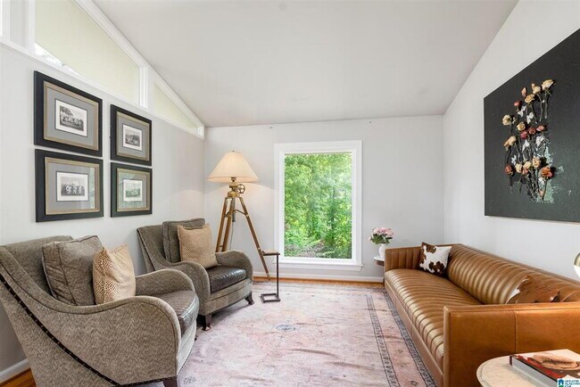Building Photo - Mountain Brook 5 Bedroom, 3 Bath with Finished Lower Level