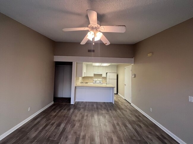 Building Photo - 7956 Orchard Woods Cir