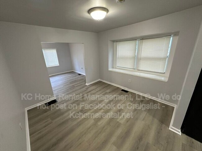Building Photo - 4116 Springfield St