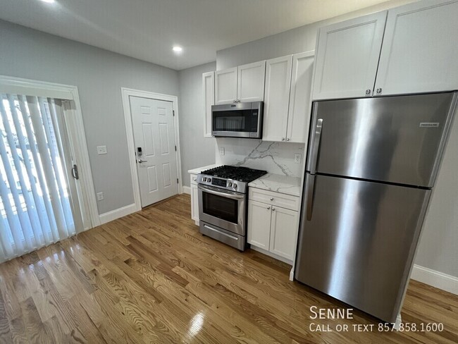 Building Photo - Luxury 2-Bedroom in Porter Square – Modern...