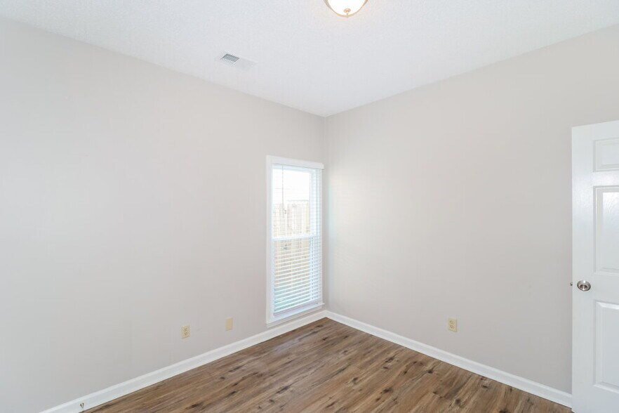 Building Photo - 6544 Misslow Cove