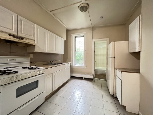 Unit 1L - 38 Bartholdi Ave
