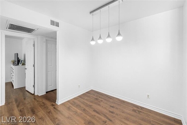 Building Photo - 4450 Sandy River Dr