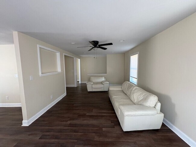 Building Photo - 3826 John Marshall Rd