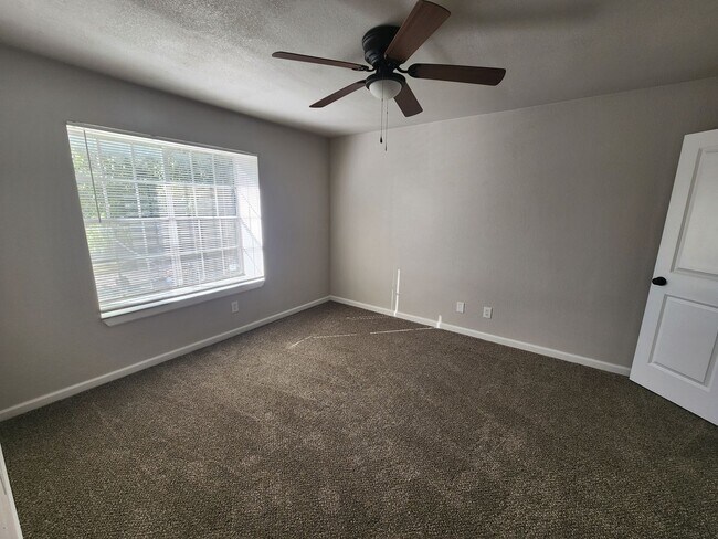 Building Photo - NOW LEASING 2 BEDROOM