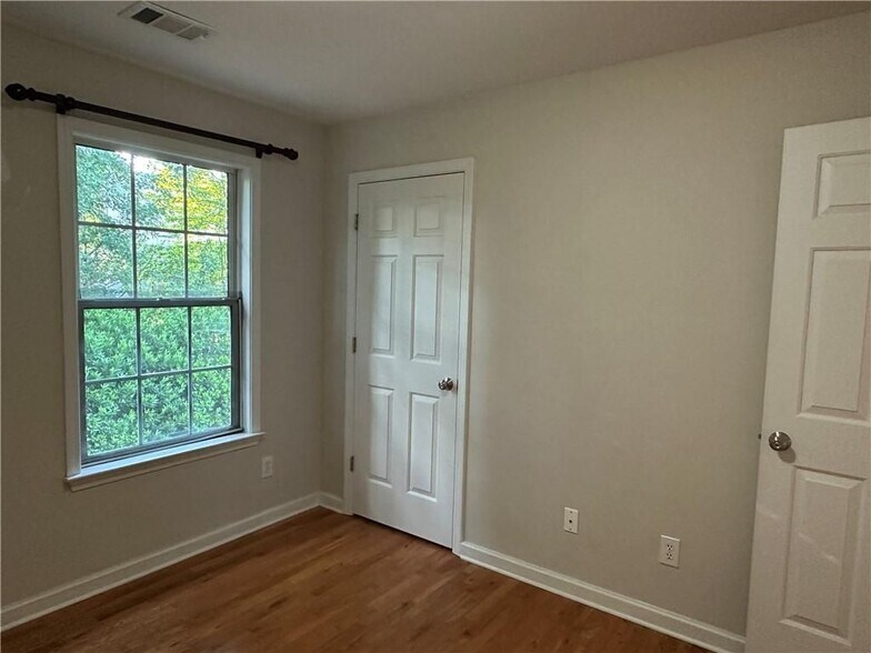 Building Photo - 7235 Treyburn Dr