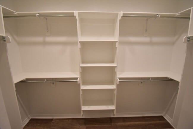 Building Photo - 3 Bedroom 2 Bathroom Home In Fayetteville Arkansas.