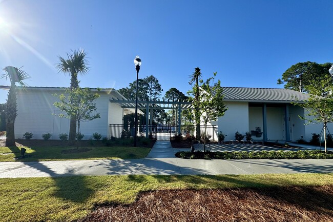 Building Photo - 546 Augusta Dr