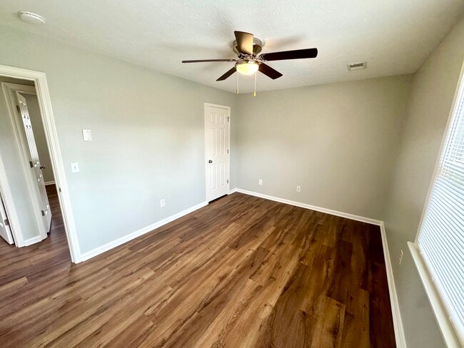 Building Photo - 185 Stonehouse Rd