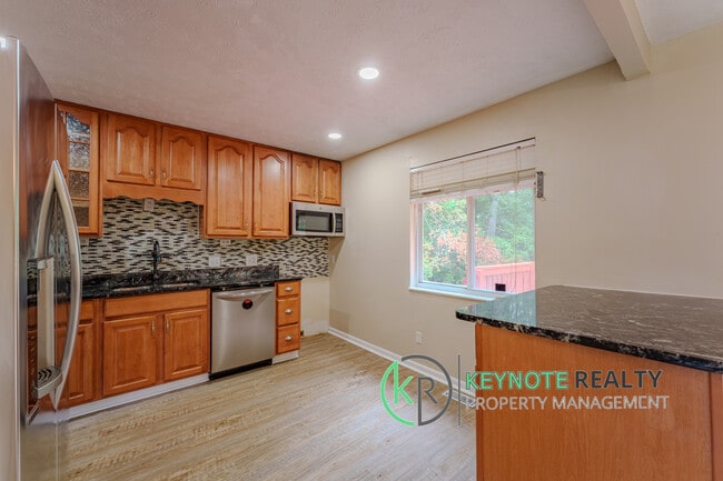 Building Photo - 1467 Hazelgrove Dr