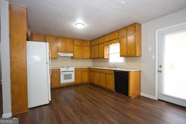 Building Photo - 3252 Inez Dr