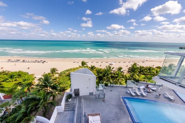 Building Photo - 17001 Collins Ave