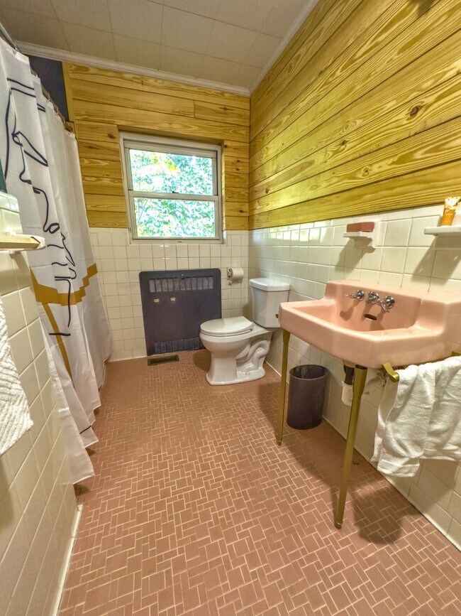 Building Photo - 229 Pee Dee