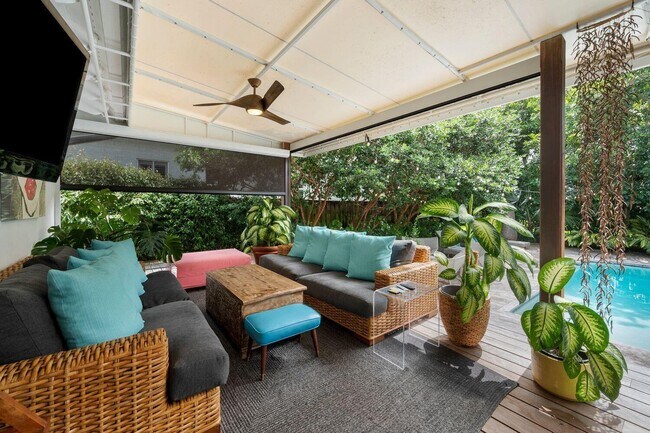 Building Photo - 302 NW 16th St