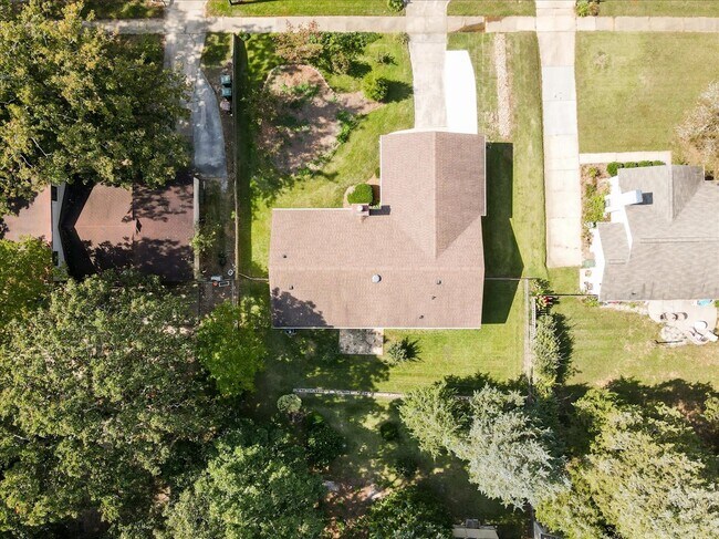 Building Photo - 1607 Burnley Dr