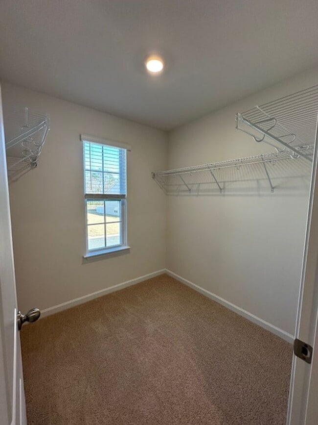 Building Photo - Graham