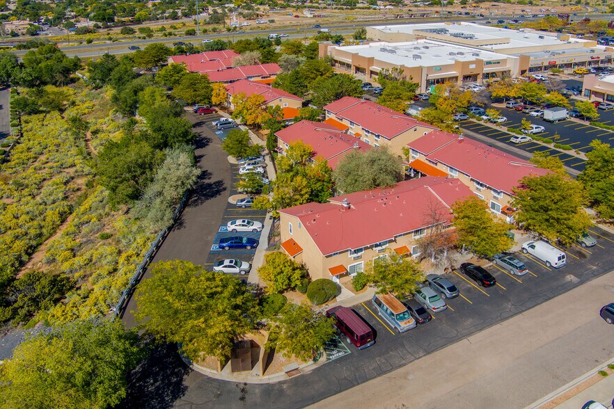 Building Photo - Santa Fe Suites