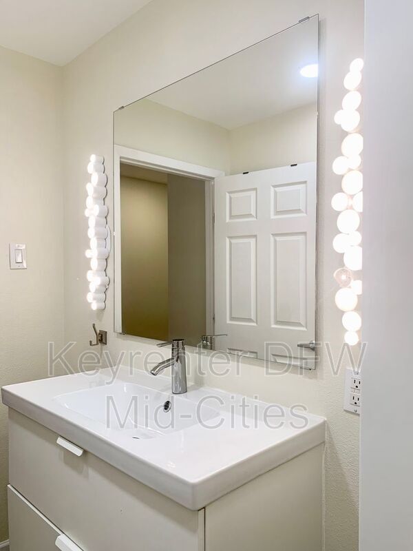 Building Photo - 501 Nottingham Dr