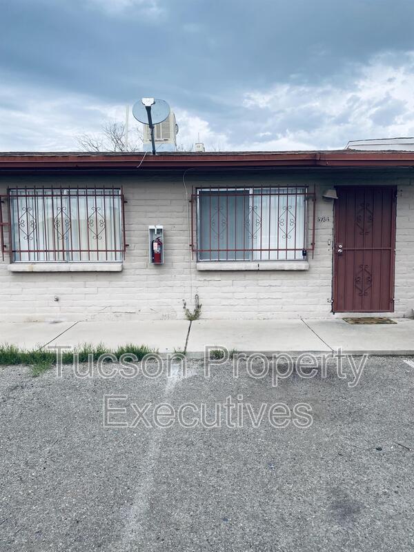 Building Photo - 5756 S Park Ave