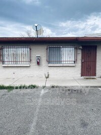 Building Photo - 5756 S Park Ave