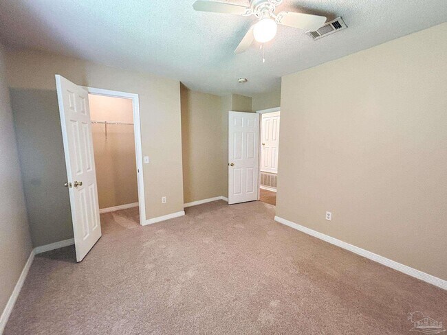 Building Photo - 1415 Tender Oaks Ln