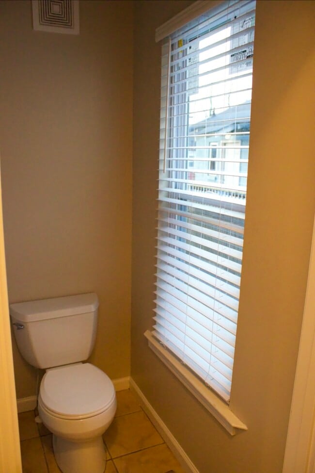 Building Photo - 1188 Ira St SW