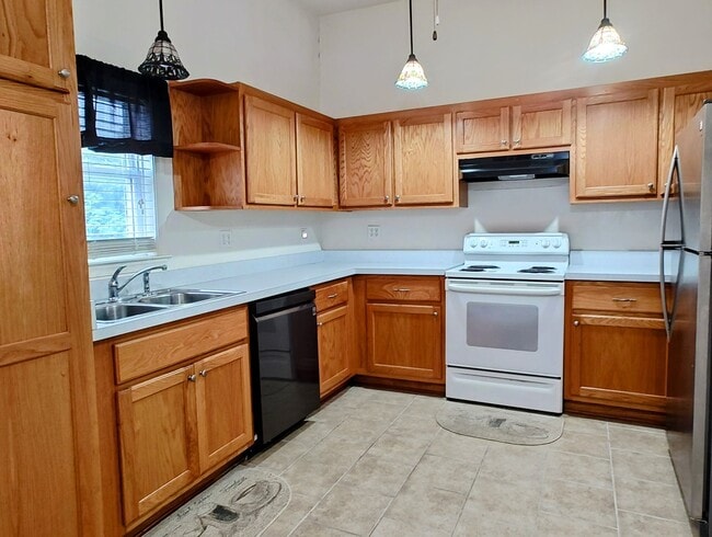 Building Photo - Providence Forge 2 bedroom farmhouse