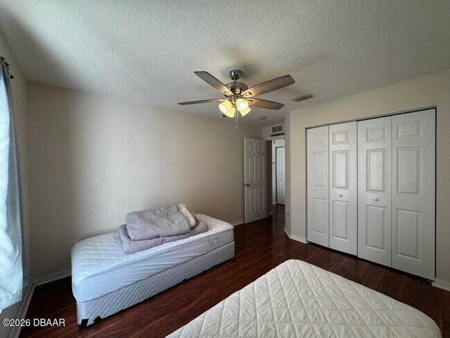 Building Photo - 252 Fountain Lake Blvd