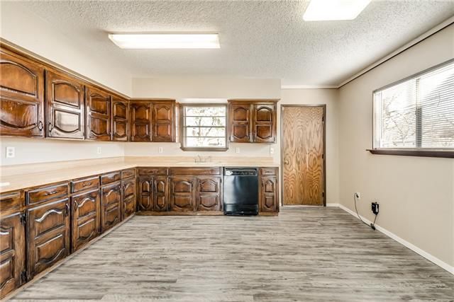 Building Photo - 1605 Maple Dr