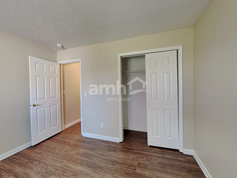 Building Photo - 17151 Shadoan Way