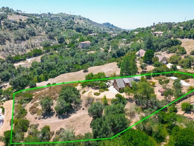 Building Photo - 2689 Daisy Ln