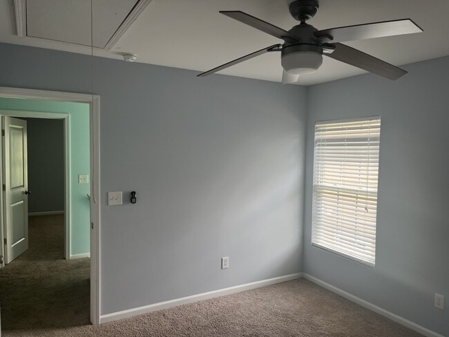 Building Photo - 292 Mayfield Dr