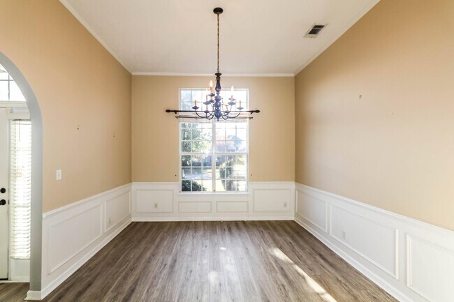 Building Photo - 5803 Carriage Hills Dr
