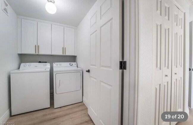 Washer and Gas Dryer - 830 Carnegie St