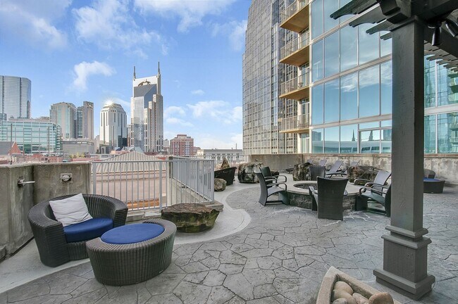 Building Photo - Stunning condo in the heart of SoBro at the Encore! Beautiful 1 bed, 1 bath on the amenity floor ...