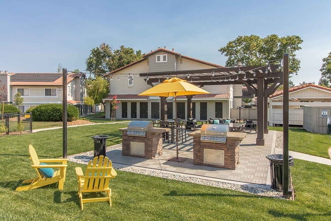 Building Photo - Foothill - Twin Creeks Condos