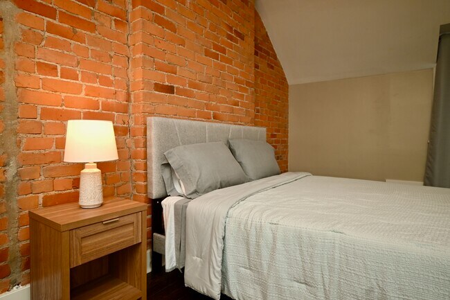 Building Photo - 2369 Park Ave