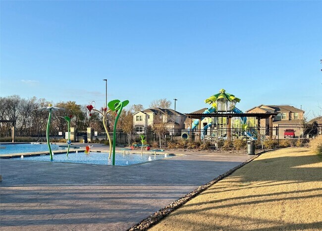 Building Photo - 2025 Eugene St