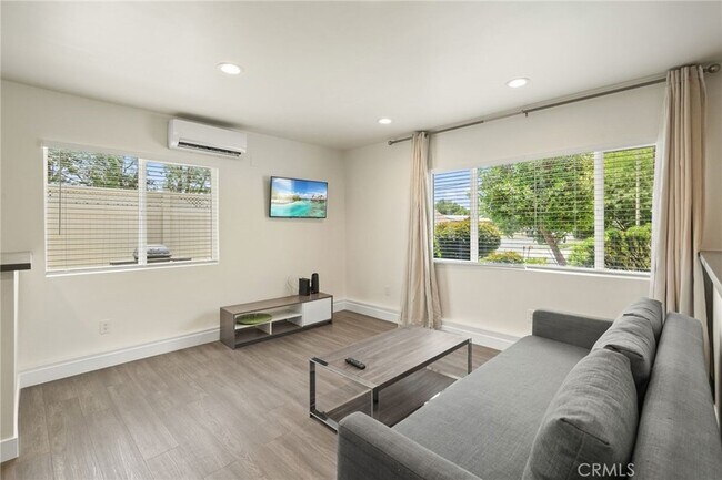 Building Photo - 11716 Paso Robles Ave
