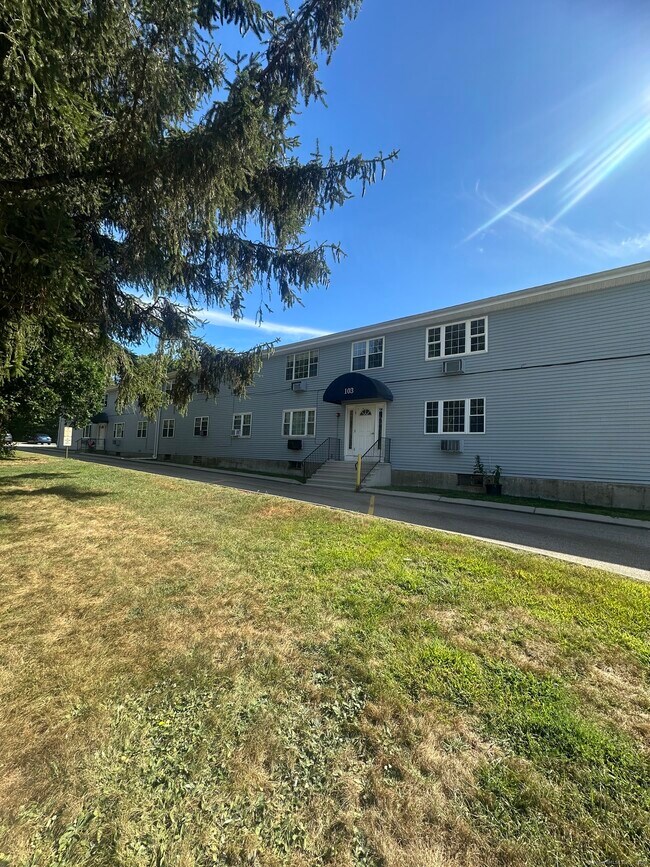 Building Photo - 103 Horse Pond Rd