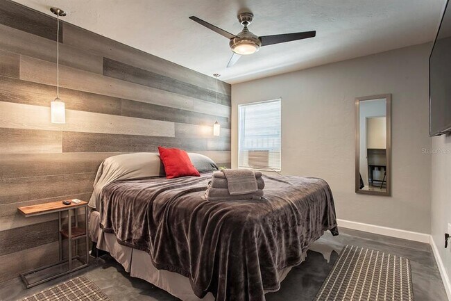 Building Photo - 1235 22nd Ave S