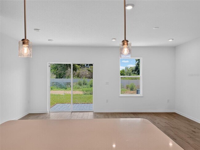 Building Photo - 3004 Jessamine Dr