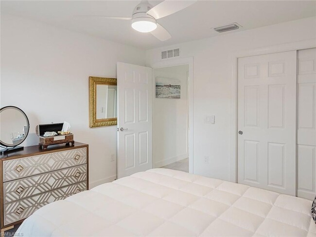 Building Photo - 5690 Mayflower Way